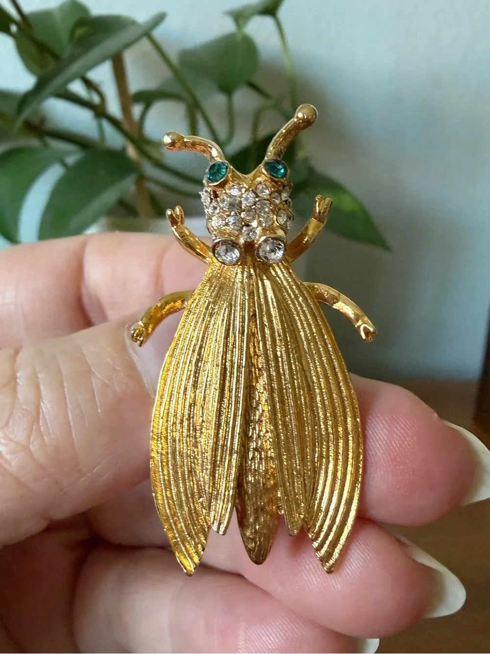 Vintage Signed Hattie Carnegie Cicada Locust Bug Brooch Gold Tone Insect Pin